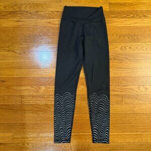 Buffbunny Collection Wanderlust Leggings in Black/Silver - Size Small